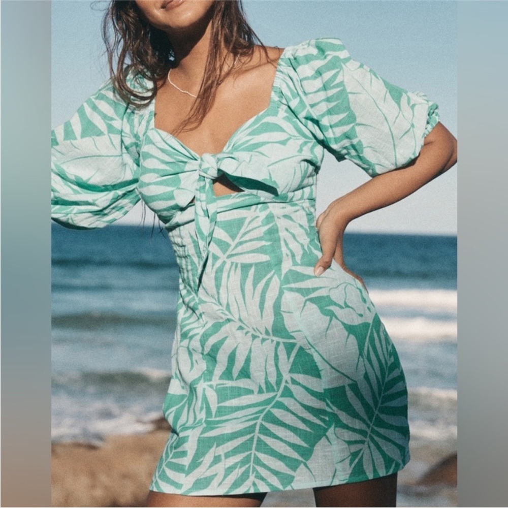 Billabong Mystic Beach Green Tropical Print Mini Dress